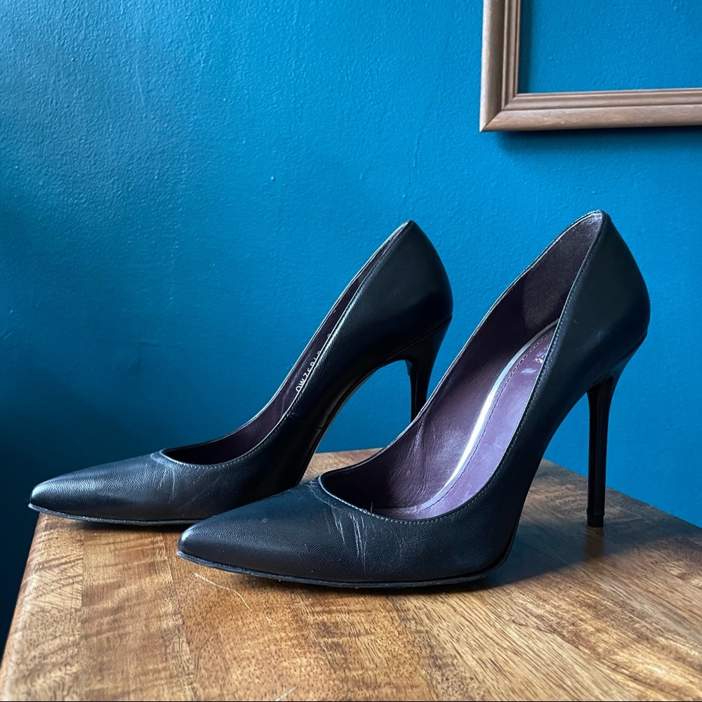 Stuart Weitzman Black Pumps